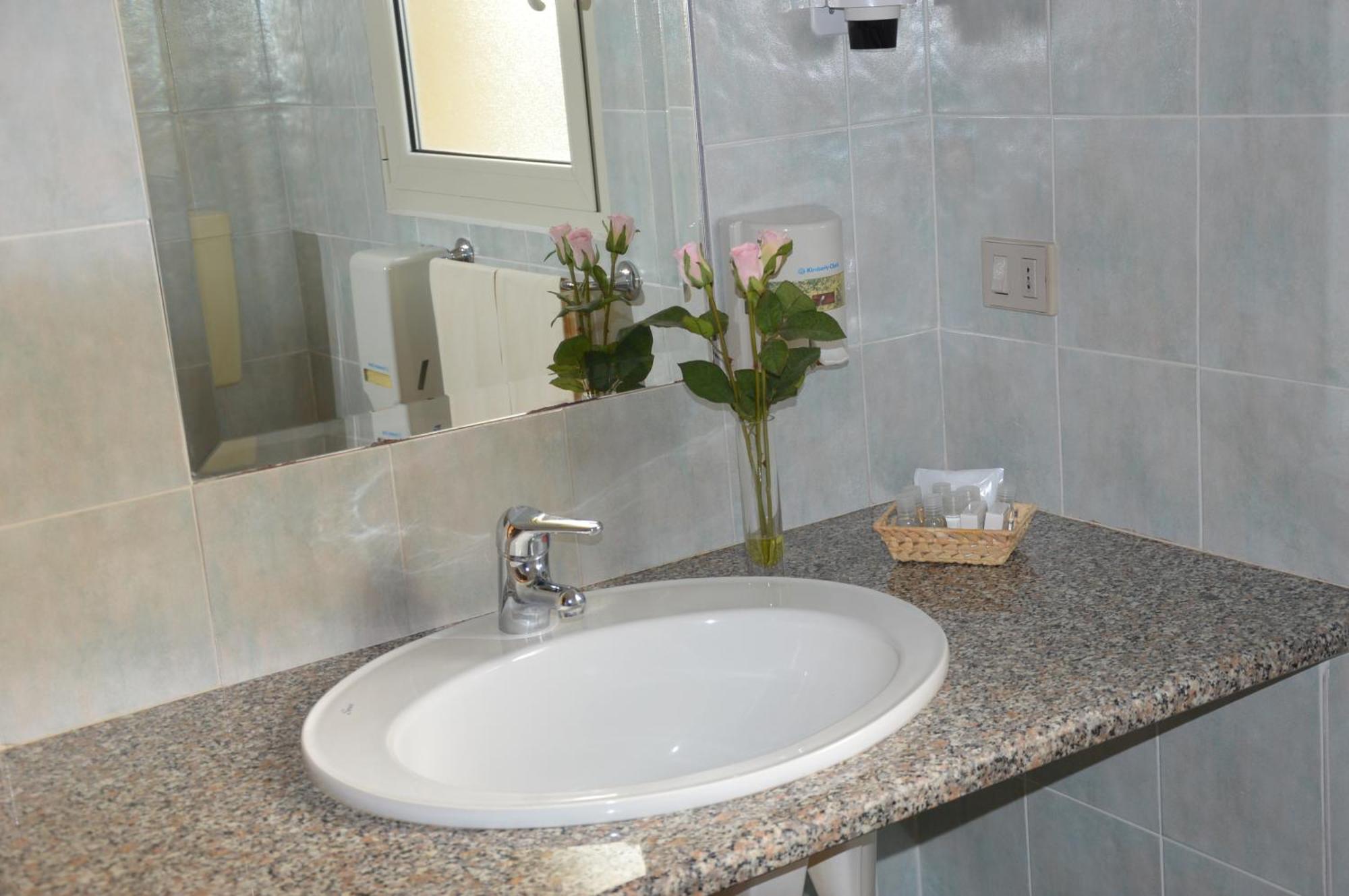 Hotel La Palma San Teodoro  Bilik gambar