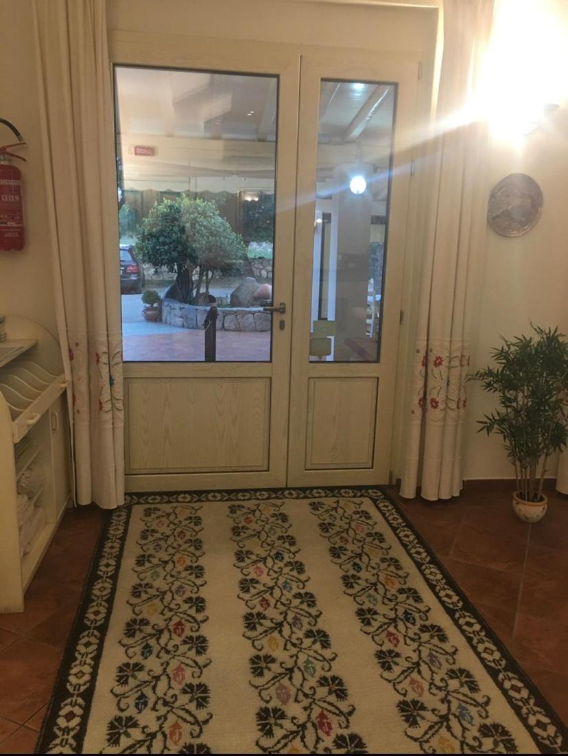 Hotel La Palma San Teodoro  Luaran gambar